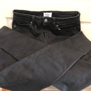 RVCA skinny jeans. 🛍 Worn once. Size 29.